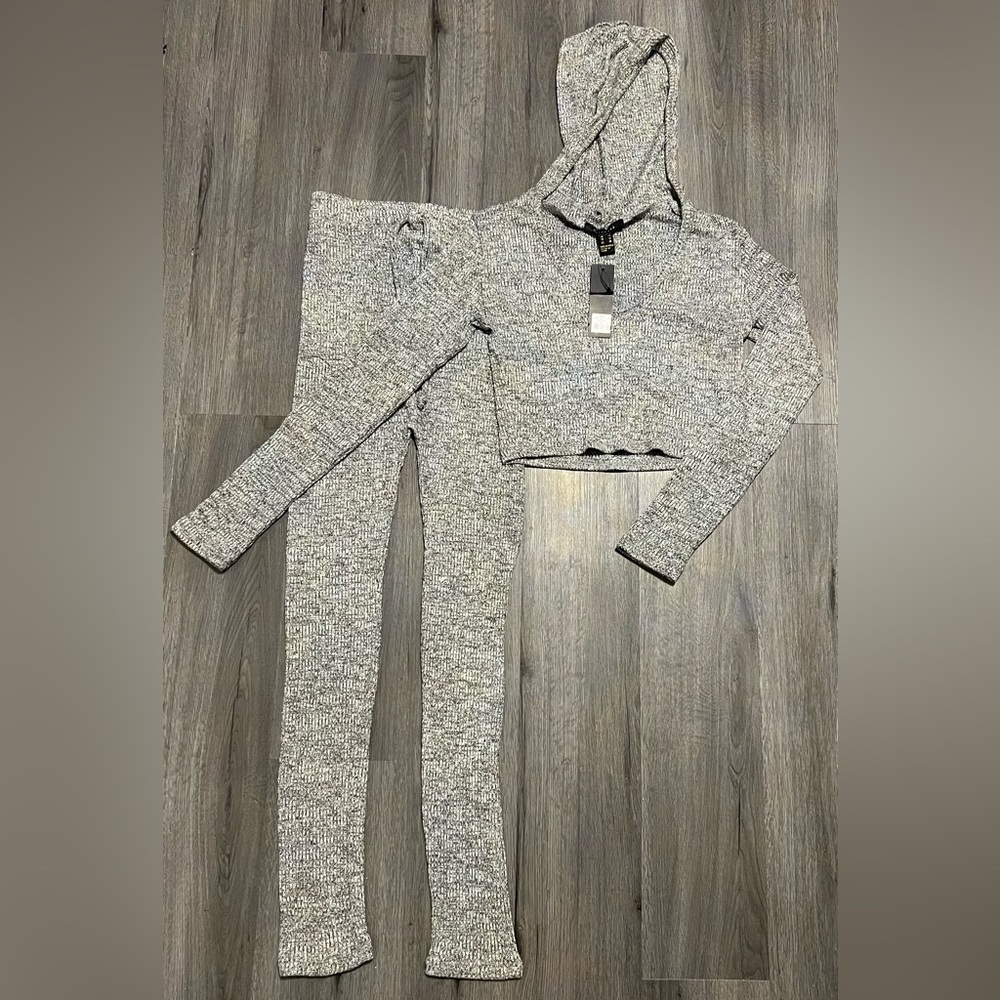 BRAND NEW - REVAMPED matching 2 piece set.